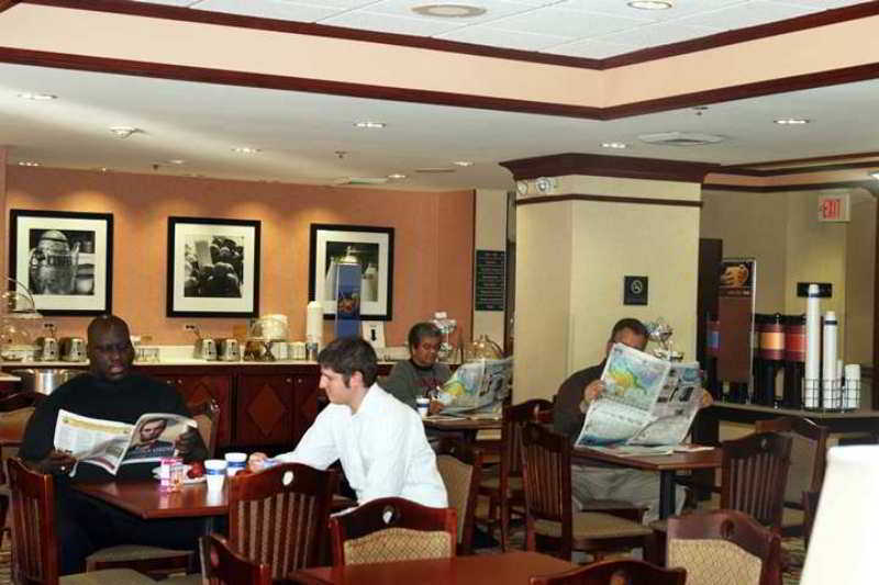 Hotel Hampton Raleigh-capital Boulevard North 3*