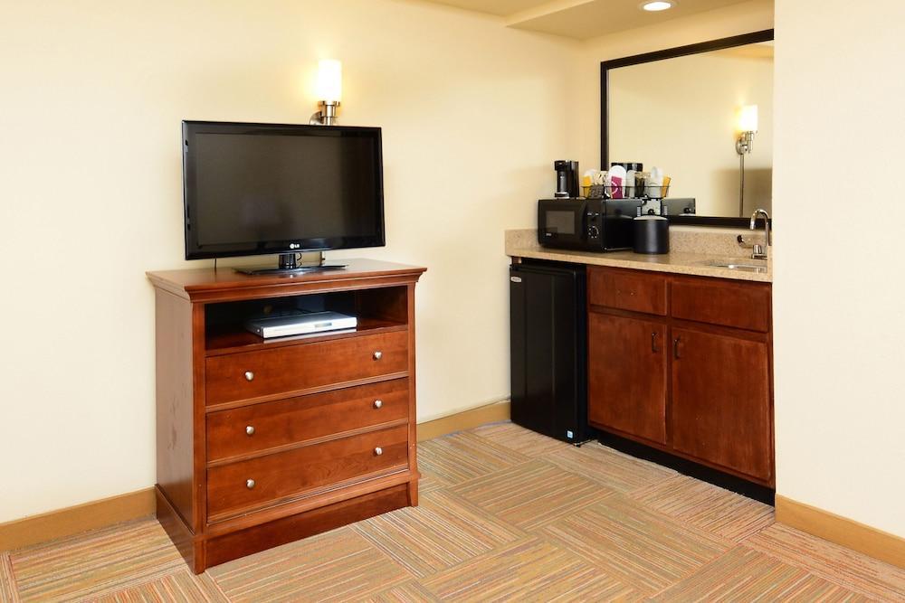 Hampton Capital Blvd North Hotel