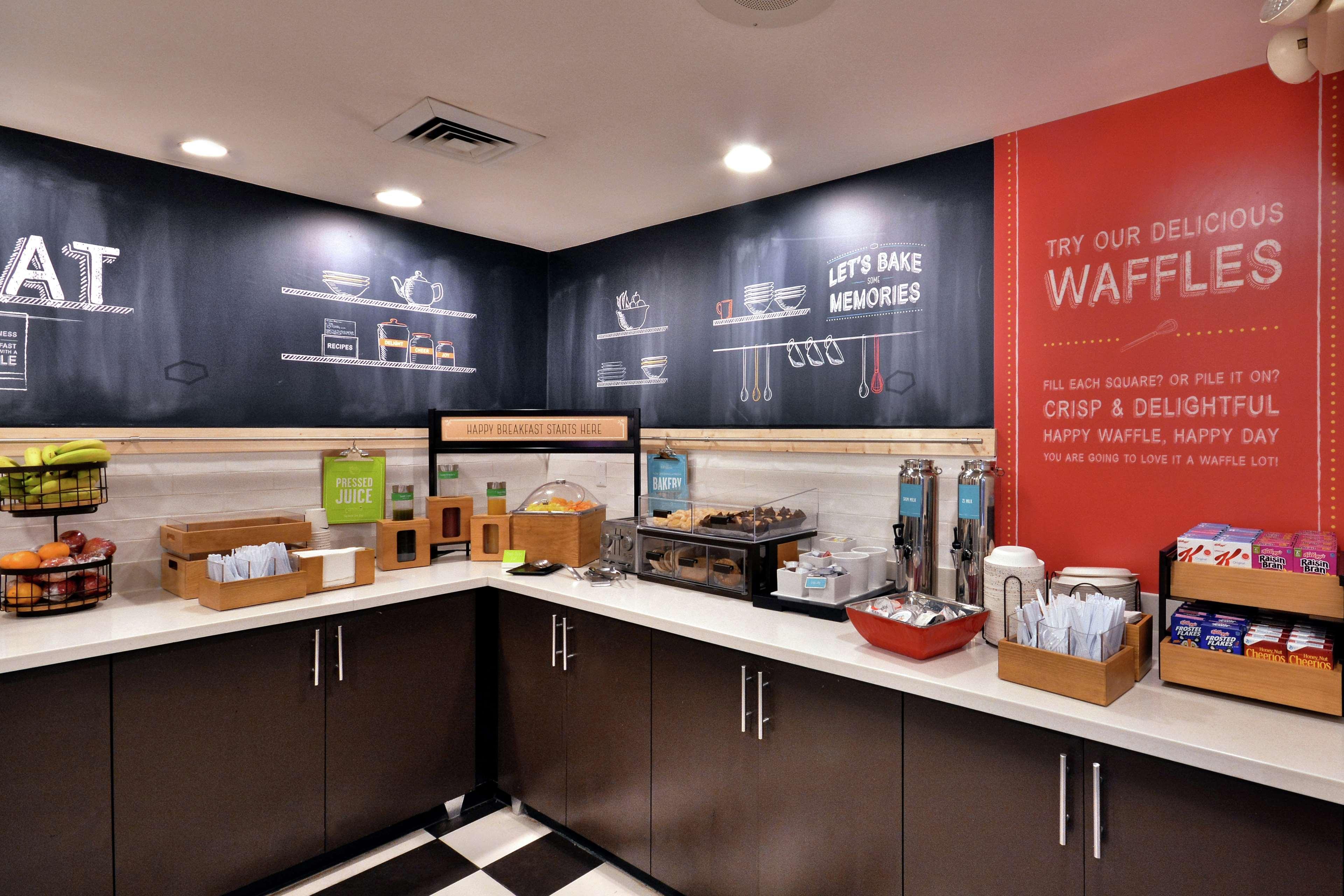 Hampton Capital Blvd North Hotel 3*