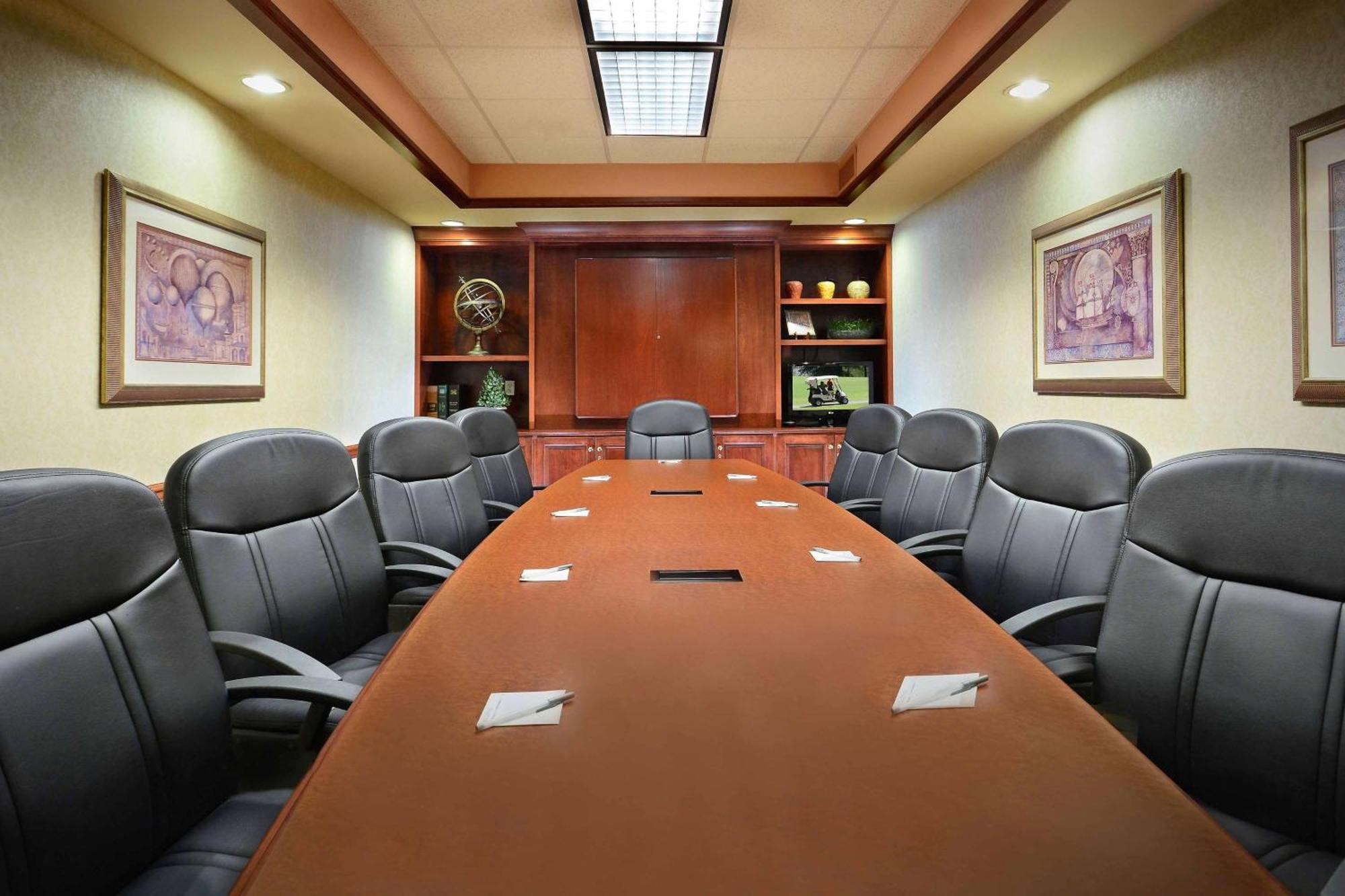 Hotel Hampton Capital Blvd North 3*